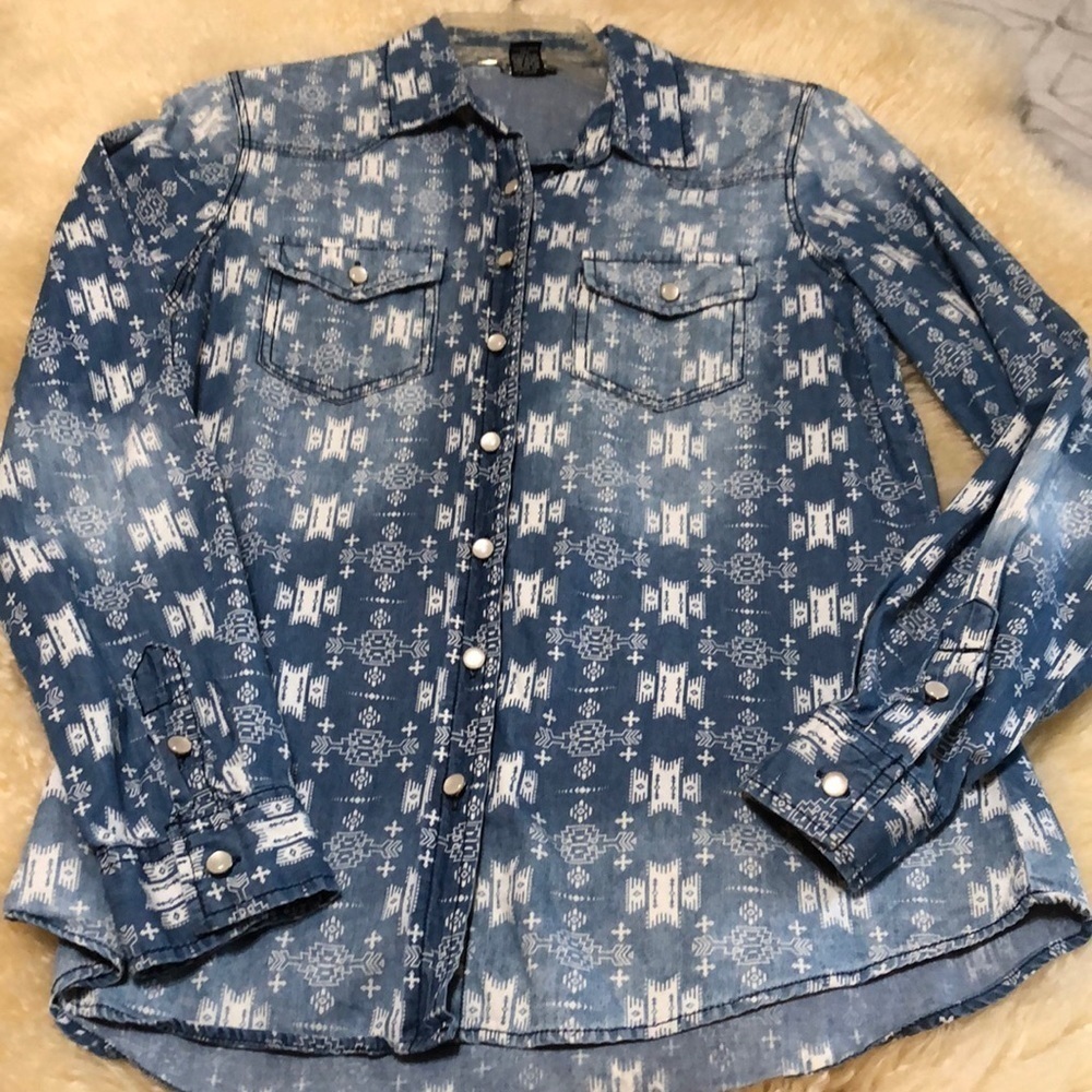Western button up size M